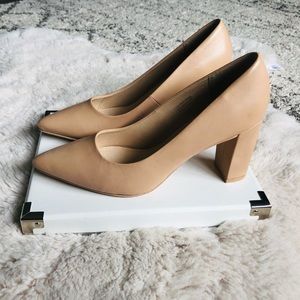 Leather Pointy Toe Pump Nude 38